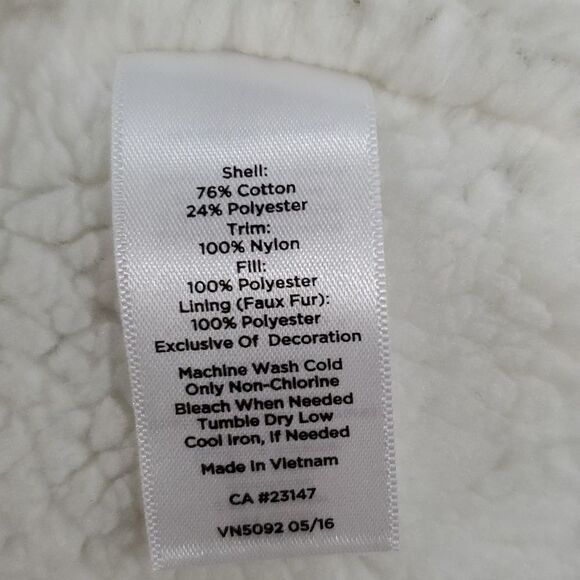 NWT Talbots Navy Blue Zip Vest. Sherpa Lines, Quilted side panes and back yolk. - Picture 12 of 12